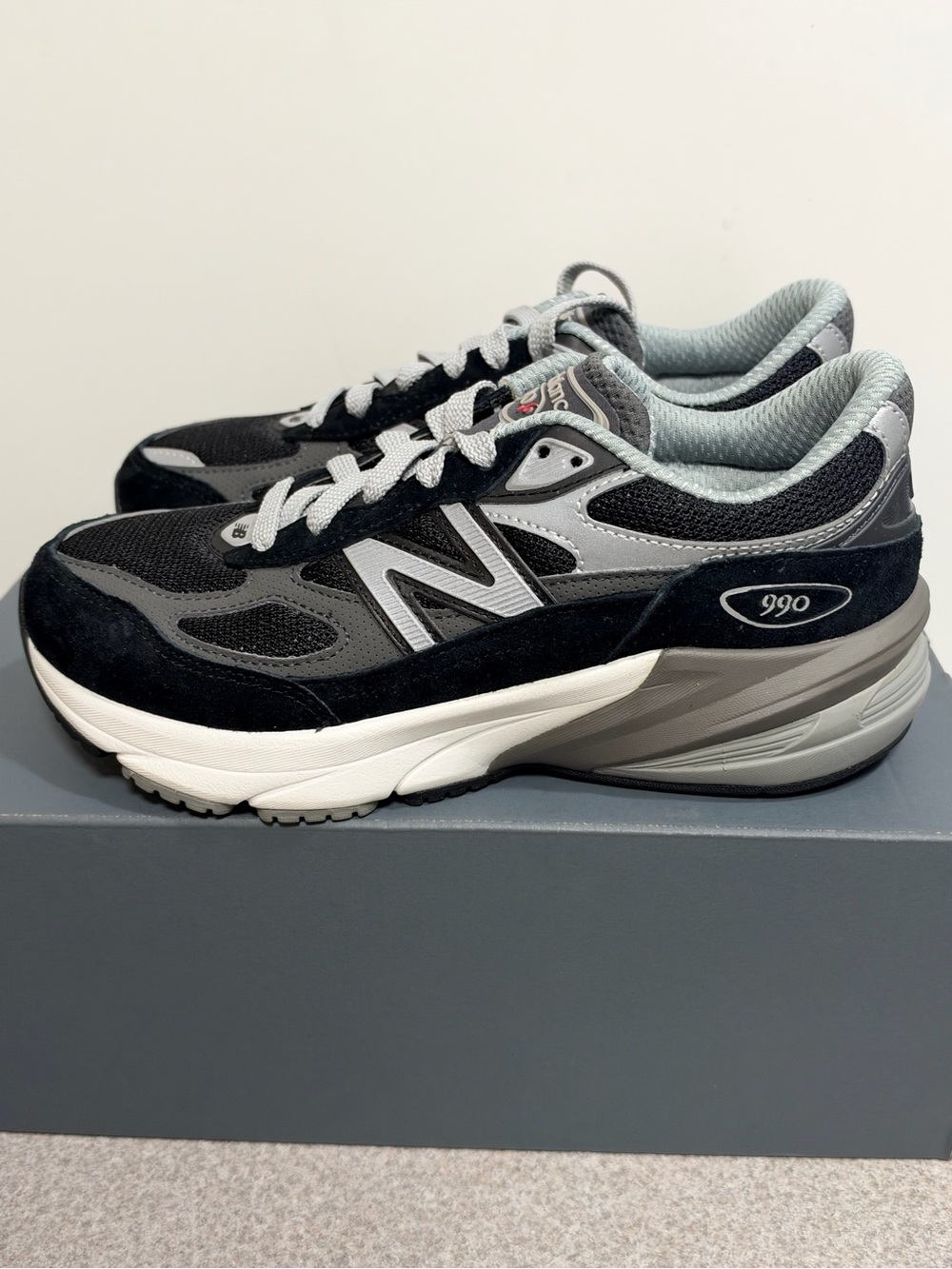 New Balance FuelCell 990v6 Black Silver (GS) Size 5Y/ 6.5W NEW